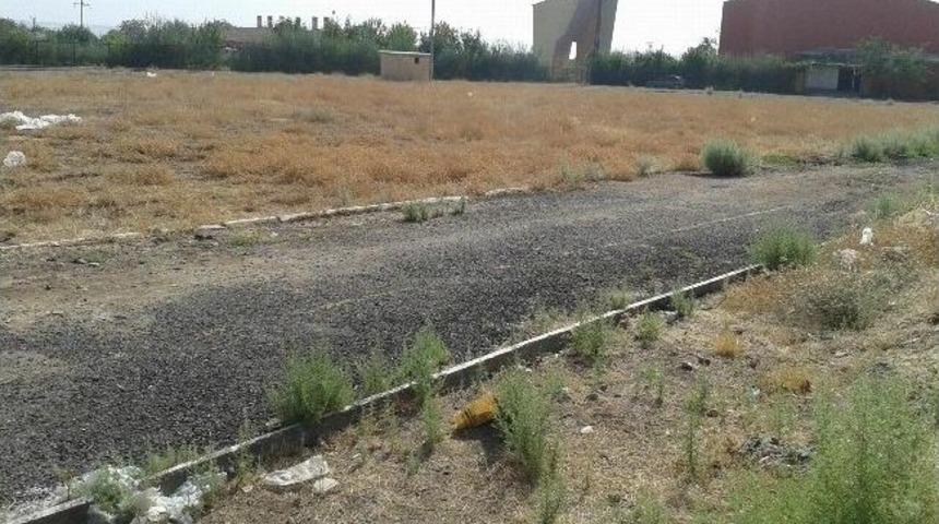 Bisiklet Parkuru &Ccedil;&uuml;r&uuml;meye Terk Edildi