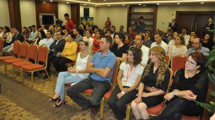 Eski T&uuml;rkiye Ve Avrupa G&uuml;zeli Neşe Erberk, Veli Toplantısına Katıldı