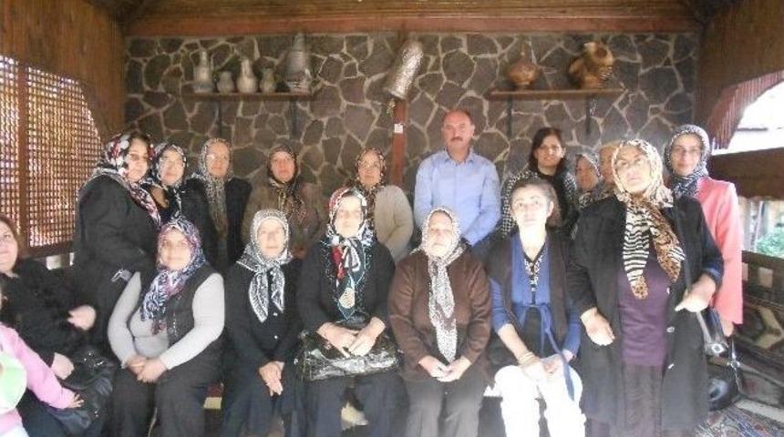 Mhp B&uuml;nyan İl&ccedil;e Kadın Kolları Perşembe Toplantısında Bir Araya Geldi