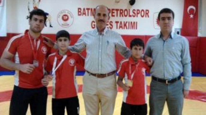 Batmanlı G&uuml;reş&ccedil;iler Altın Madalya Aldı
