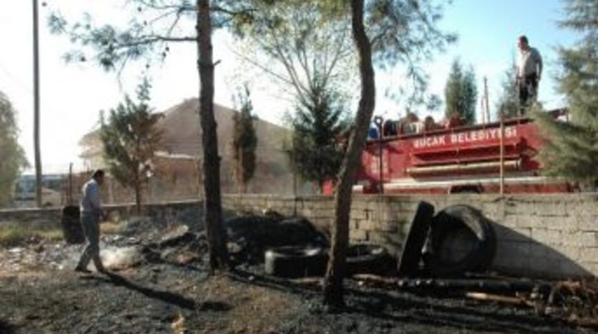Okul Bah&ccedil;esinde &Ccedil;ıkan Yangın Korkuttu