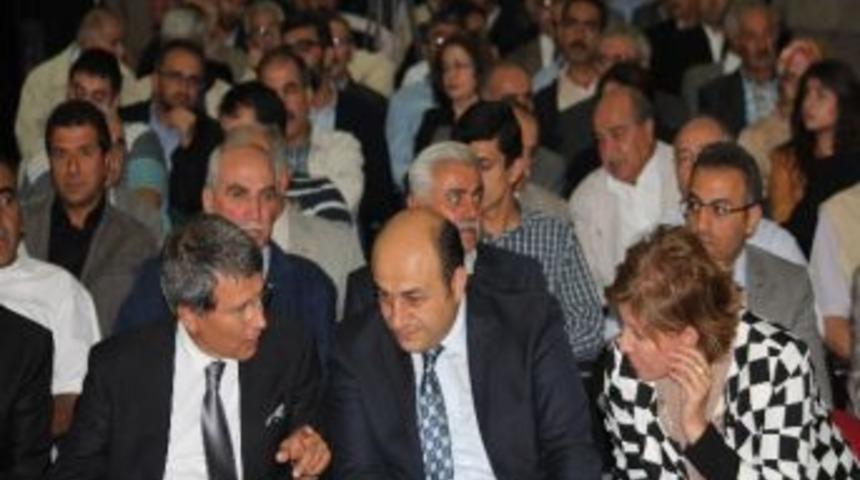 Elazığ'da 'yol Ayrımında T&uuml;rkiye Ve Ger&ccedil;ekler' Konferansı