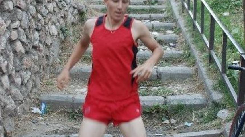 Tokat'ta, merdiven &ccedil;ıkıp, inme yarışması