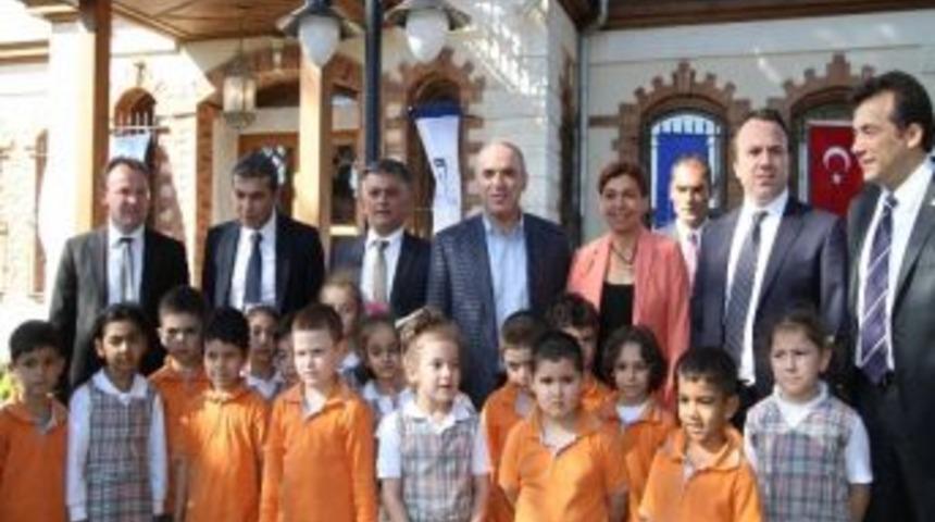 D&uuml;nyaca &Uuml;nl&uuml; Satran&ccedil;&ccedil;ı Kasparov: "&ccedil;ocukların Santranca İlgisi Beni Mutluluktan Ağlatacak"