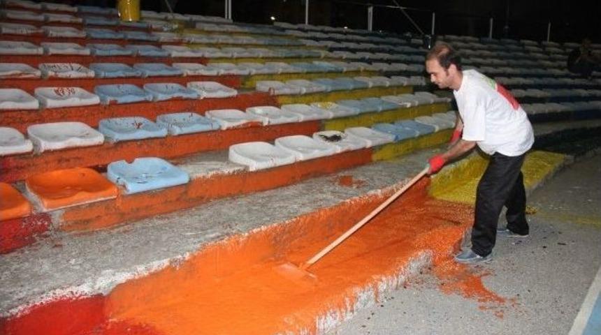 Metin Burma&rsquo;dan &lsquo;boyama&rsquo; Desteği