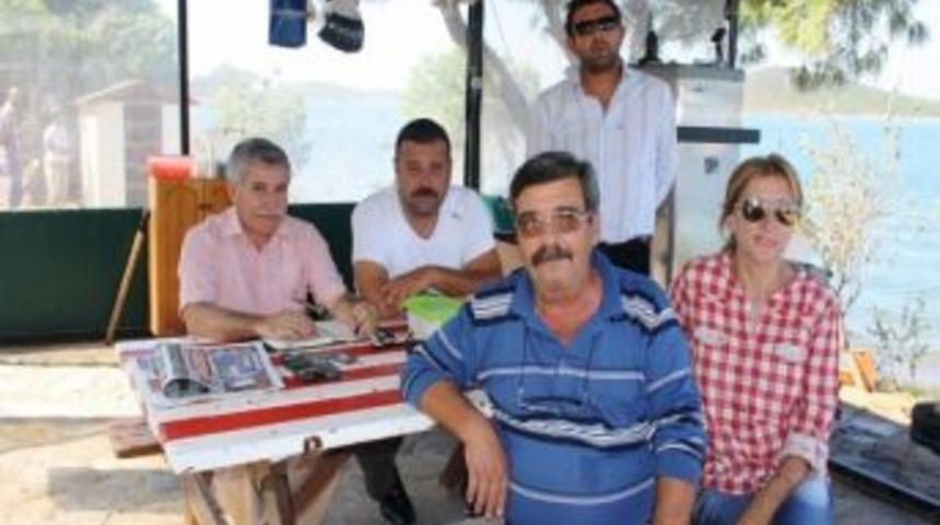 Ayvalık&rsquo;ta H&uuml;seyin Toker Se&ccedil;im Ziyaretlerini S&uuml;rd&uuml;r&uuml;yor