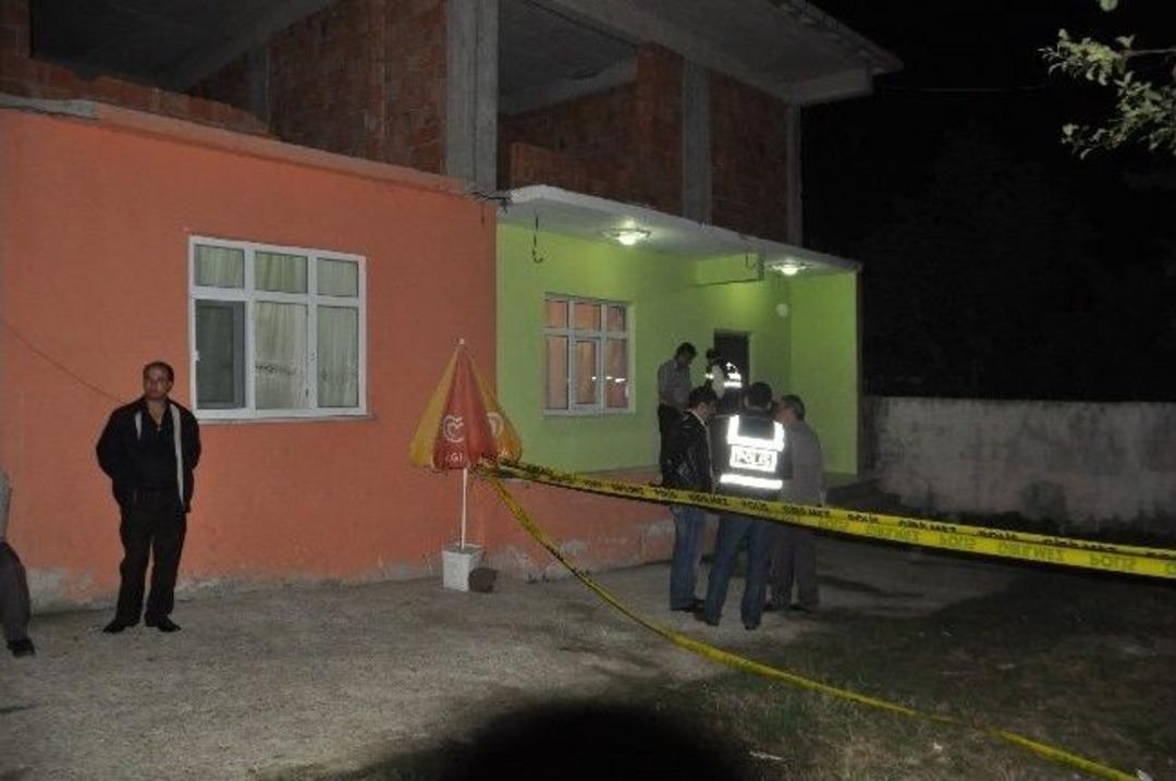 Bafra&rsquo;da bı&ccedil;aklanan kadın &ouml;ld&uuml;, 1 yaşındaki oğlu ağır yaralandı