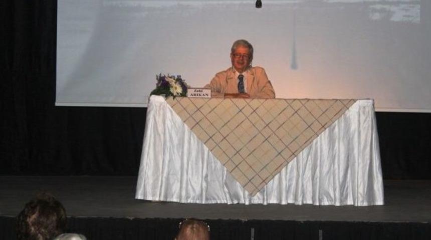 Prof.dr. Zeki Arıkan Ayvalık&rsquo;ı Anlattı