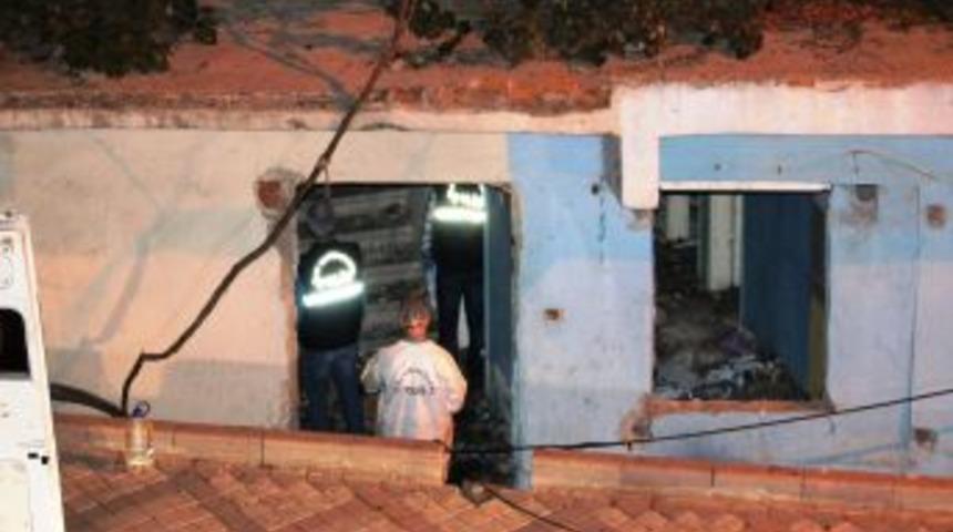 Metruk binada yakılmış kadın cesedi bulundu