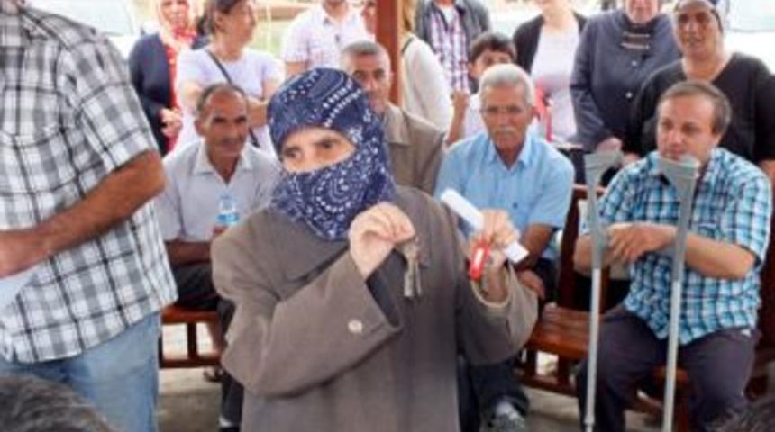 İznik TOKİ evlerinin anahtarları teslim edildi