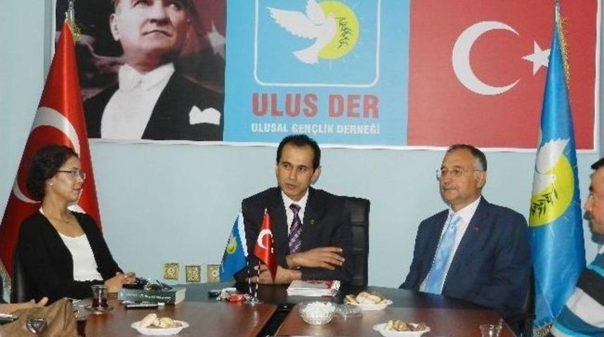 Zeki G&uuml;rc&uuml;n&rsquo;den Ulus-der&rsquo;e Ziyaret