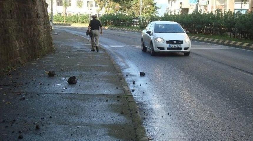 Tanjant Yolu'nda Yayaları Ve Ara&ccedil;ları Bekleyen Tehlike