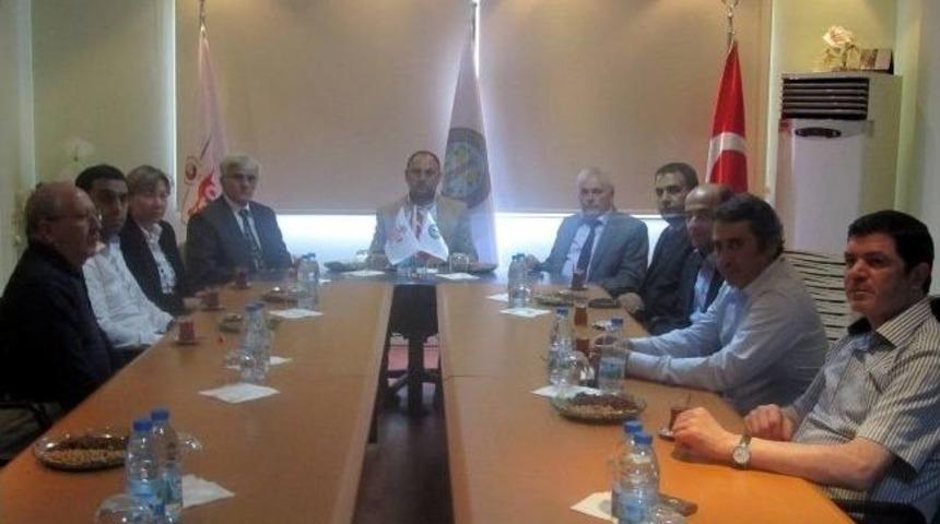 Kula Vergi Dairesi M&uuml;d&uuml;r&uuml;, Salihli Ticaret Borsası&rsquo;nı Ziyaret Etti