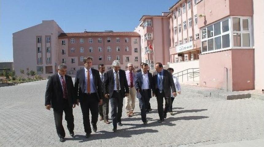 Akhisar Anadolu &Ouml;ğretmen Lisesinden Belediye&rsquo;ye Teşekk&uuml;r