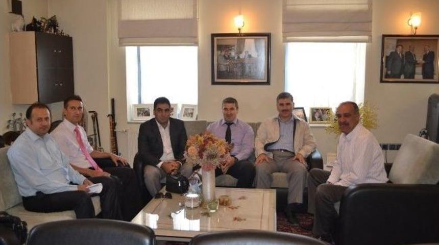 Kula Eğitim G&ouml;n&uuml;ll&uuml;leri'nden, Başkan Aşkın'a Teşekk&uuml;r