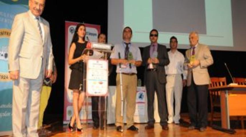 Akdeniz &Uuml;niversitesi Engelsiz Eğitim &Ouml;d&uuml;l&uuml; Aldı