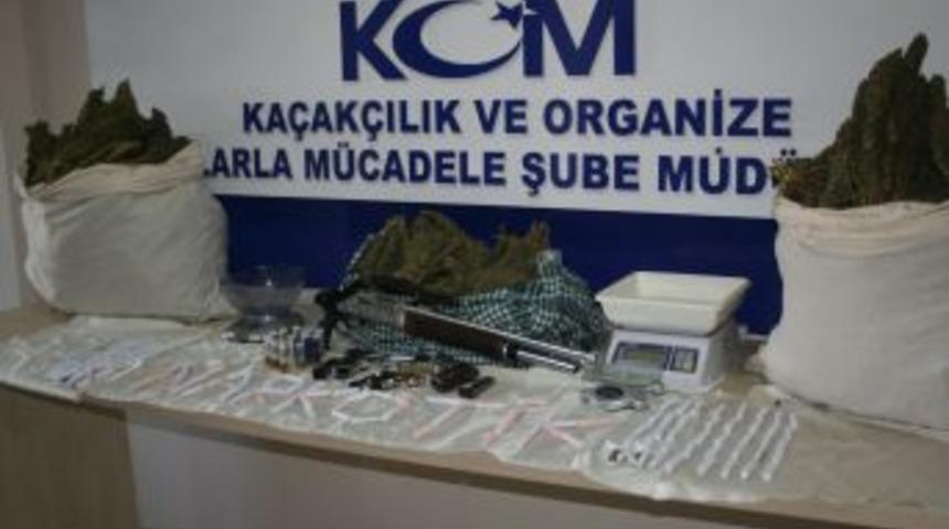 Zehir Tacirlerine Tarih&icirc; Tutuklama