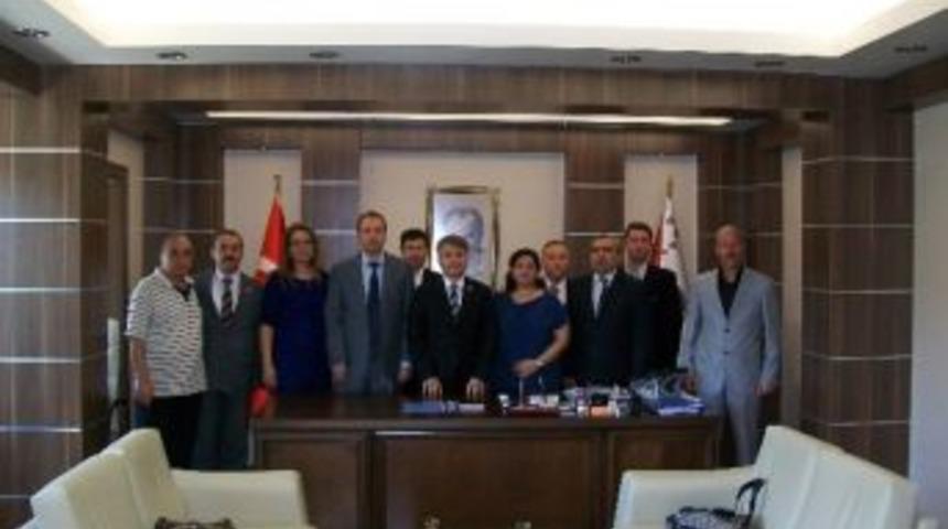 Eskişehir Ülkücü İşçiler Derneği Ve İl Kadın Kollarından Emniyet Müdürü Şahin’e Ziyaret