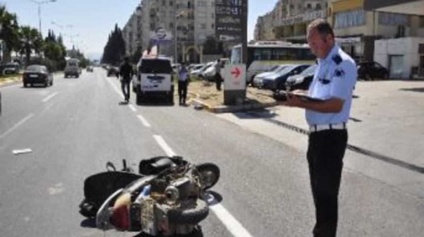 Torbalı'da Alkoll&uuml; S&uuml;r&uuml;c&uuml; Virajı Alamayınca Kaza Yaptı