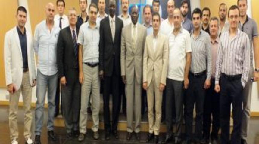 Senegal B&uuml;y&uuml;kel&ccedil;isi Mbacke: Gelin Zenginliklerimizi Paylaşalım