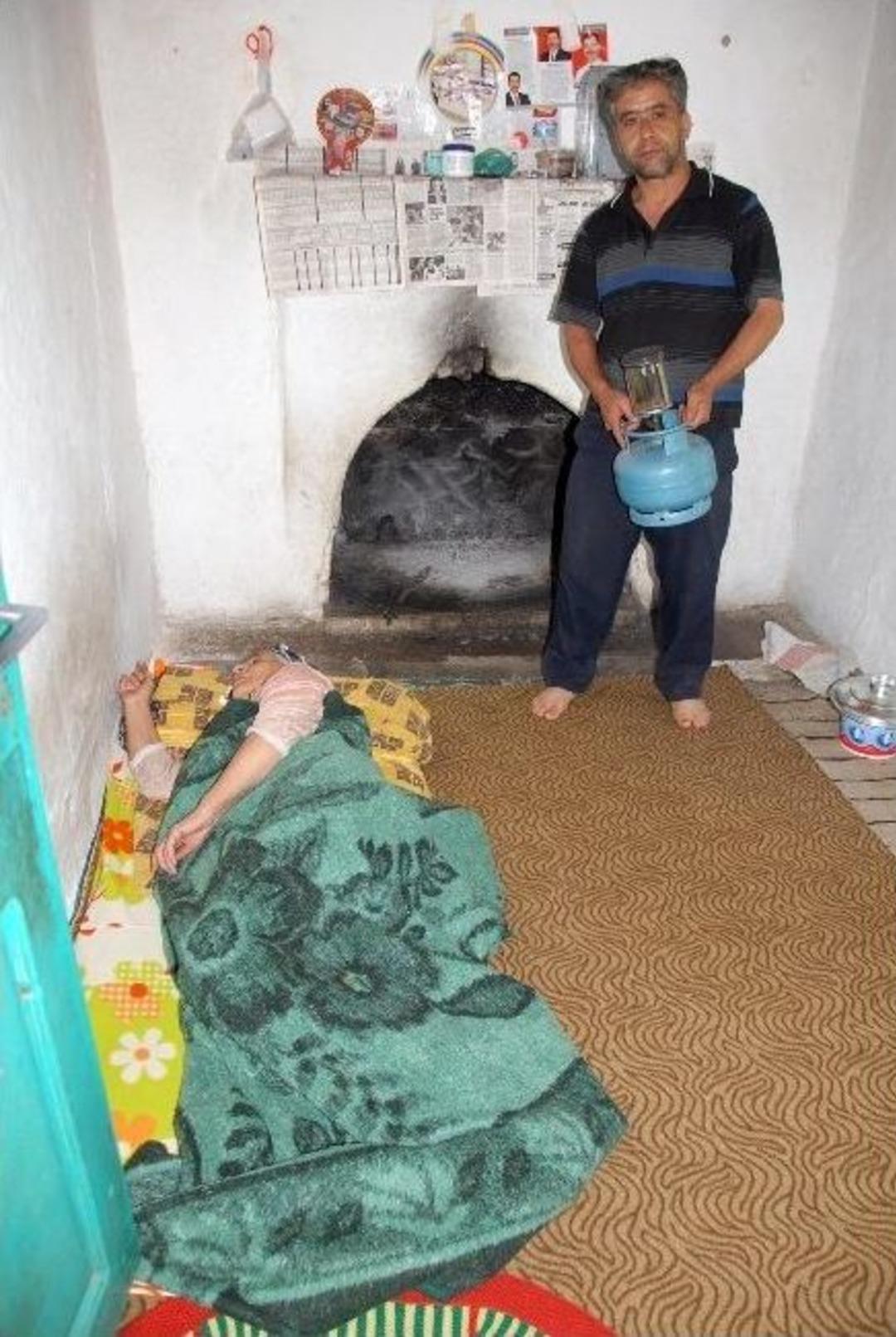 Akk&ouml;pr&uuml; Barajının Dibinde Eletriksiz Ve Susuz Yaşıyorlar