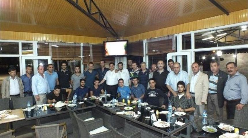 K&ouml;şk Belediye Doğanspor Galibiyeti Ziyafetle Kutladı