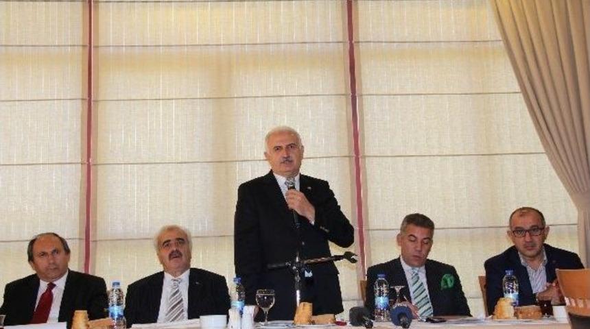 Rekt&ouml;r Prof. Dr. Ko&ccedil;ak, Yeni Eğitim &Ouml;ğretim Yılı &Ouml;ncesi, Gazetecileri Bilgilendirdi