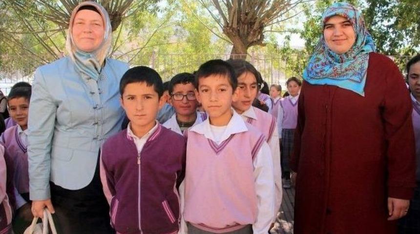 Bayan &Uuml;rg&uuml;p, G&uuml;l-der&rsquo;in Eğitime Destek Programına Katıldı