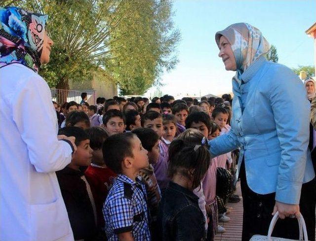 Bayan Ürgüp, Gül-der’in Eğitime Destek Programına Katıldı