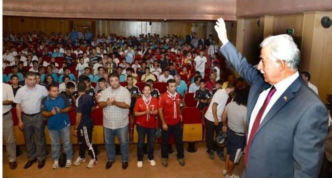 B&uuml;y&uuml;kşehir Amat&ouml;rlere Desteğini S&uuml;rd&uuml;recek