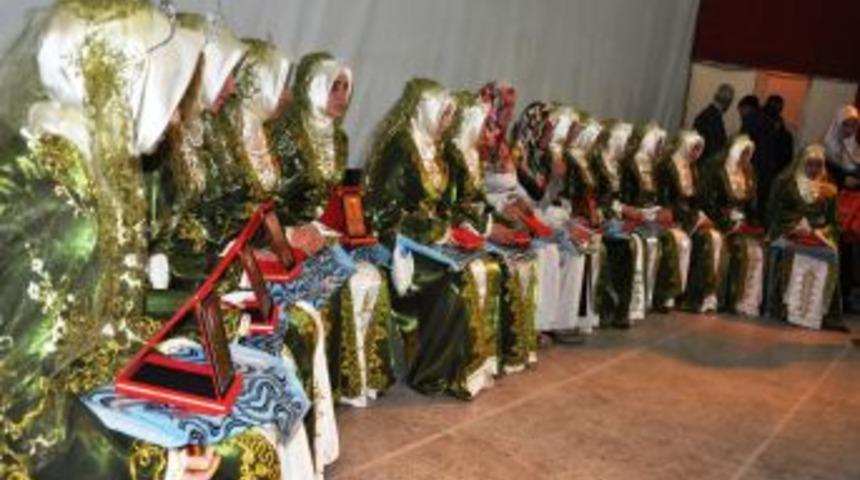 Zile'de 16 Bayan Hafızlık Eğitimini Tamamladı