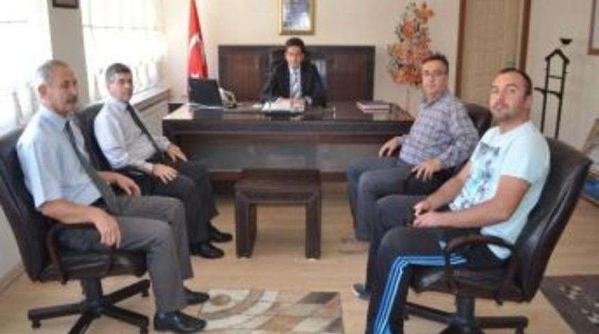 Kula Belediyespor Y&ouml;netimi, Kaymakam Hakyemez&rsquo;i Ziyaret Etti