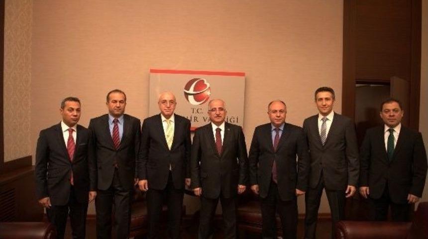 Vakıfbank Genel M&uuml;d&uuml;r&uuml; Aydoğan, Vali Tuna&rsquo;yı Ziyaret Etti