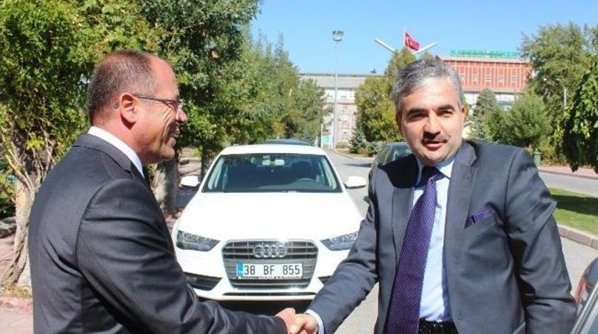 T&uuml;rkiye Şeker Genel M&uuml;d&uuml;r&uuml; &Uuml;z&uuml;mc&uuml;&rsquo;den, H&uuml;seyin Akay&rsquo;a Ziyaret