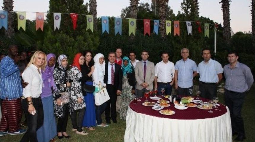 A&uuml;&rsquo;den Uluslararası &Ouml;ğrencilere Tanışma Toplantısı