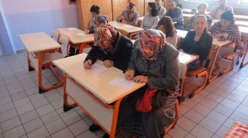 Necatibey Ortaokulu Velileri Okul Kıyafetini Tercih Etti