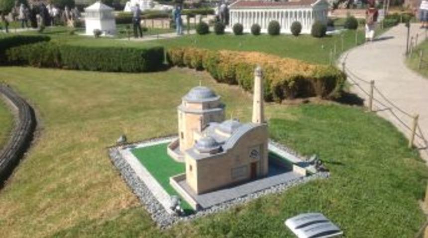 Tillo, İstanbul Miniat&uuml;rk'te