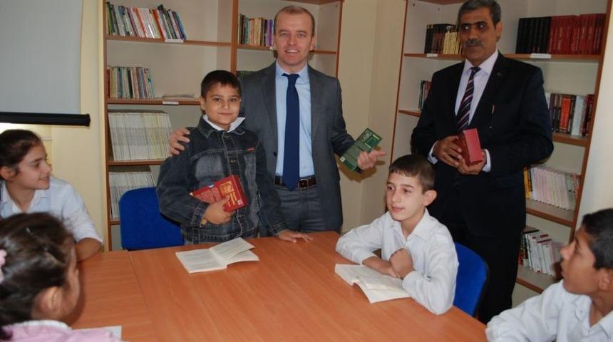 SODES'le 75 K&uuml;t&uuml;phaneye 700 Bin Kitap Bağışlandı