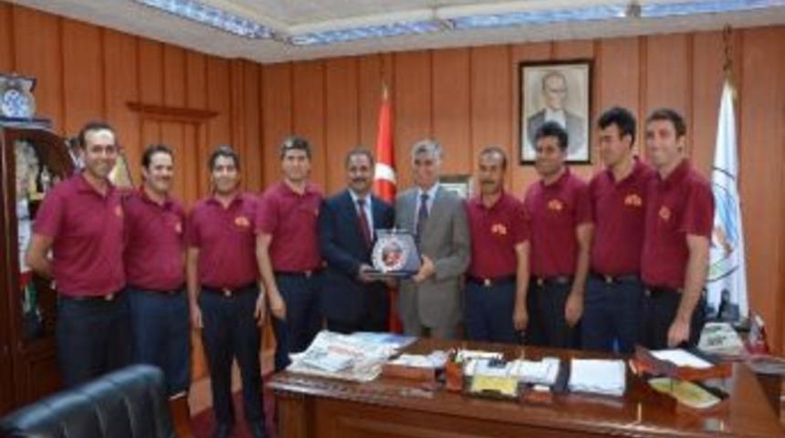 İtfaiye Personelinden Başkan B&uuml;y&uuml;kaslan&rsquo;a Ziyaret