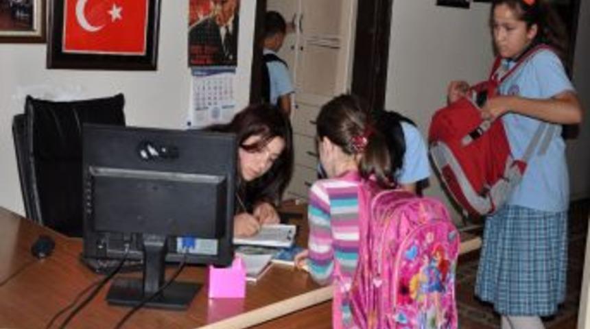 Okulların A&ccedil;ılmasıyla Belediyenin Internet Evi Hareketlendi