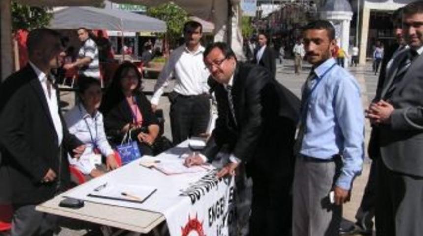 Engellilere Meclis &Uuml;yeliği İ&ccedil;in Başlatılan İmza Kampanyasına Ali Bakan&rsquo;dan Destek