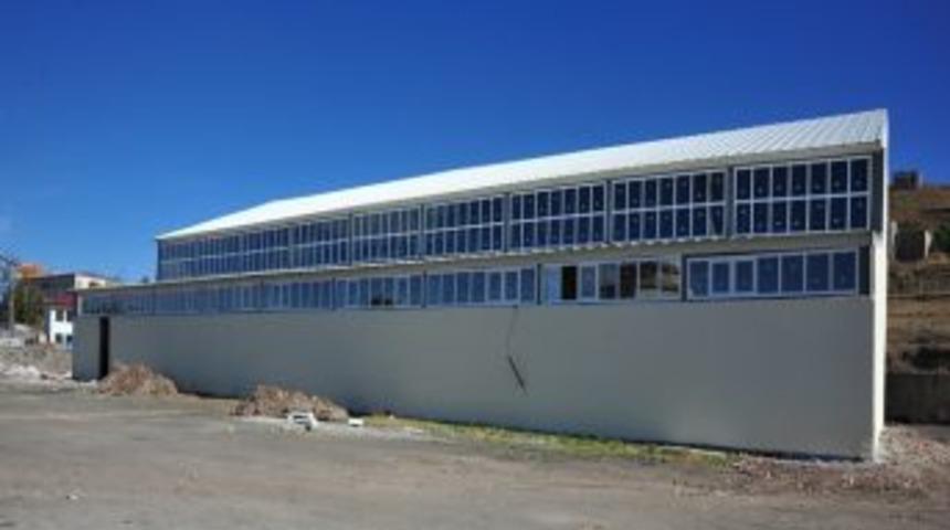 Vali Altıparmak Talimat Verdi, Metruk Spor Salonu Yenilendi