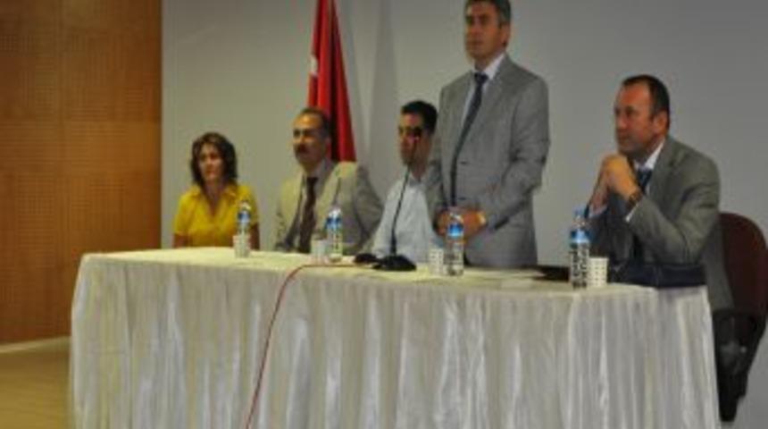 Uşak&rsquo;ta '&Uuml;niversite Yaşamına Uyum Programı' Başladı