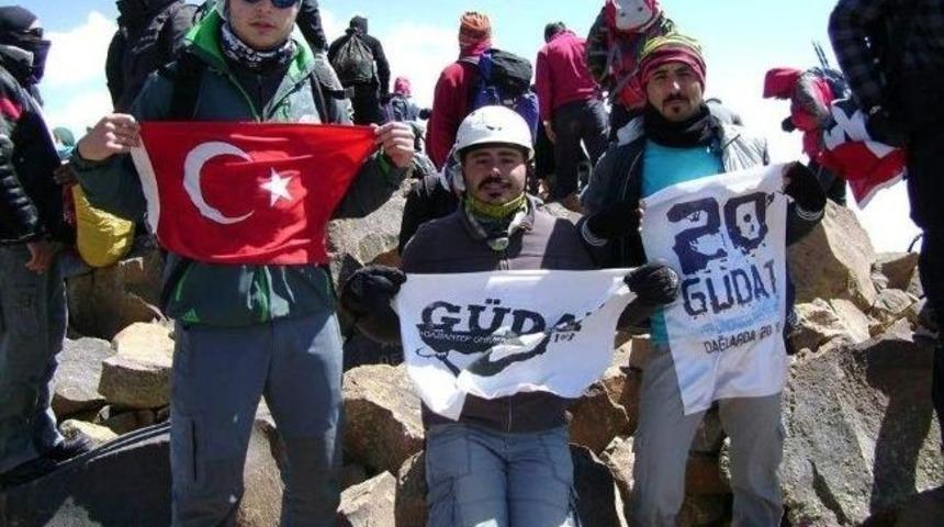 G&uuml;dat Ekibi Dağların Zirvesinde