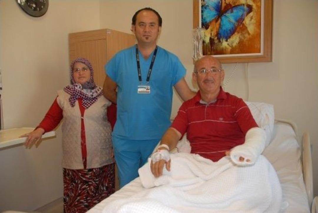 Kopan Parmaklar Fethiye'de Dikildi