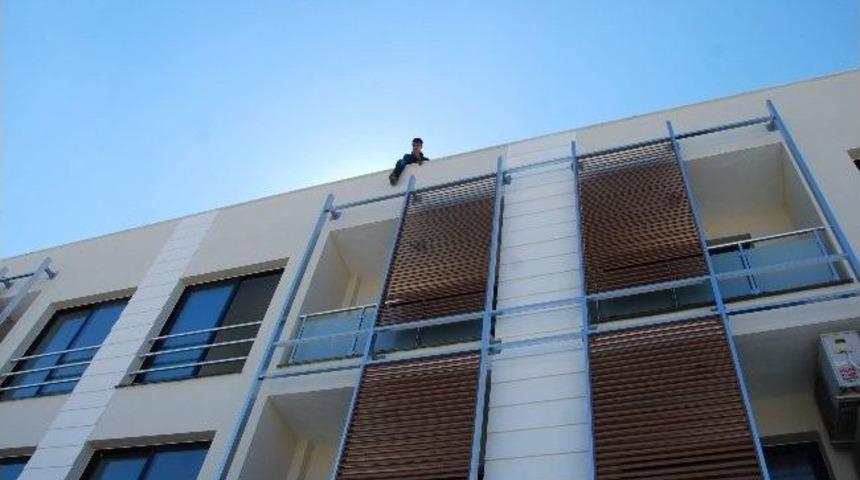 Kardeşinin İğne Parasını Denkleştiremeyince İntihar Etmek İstedi