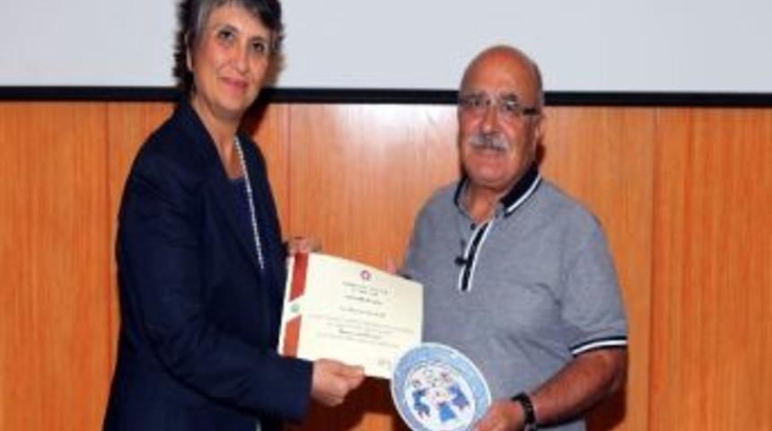 &Ccedil;&uuml;&rsquo;de, "bilmek Ya Da Bilmemek" Konulu Konferans