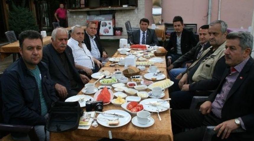 Dp Belediye Başkan Adayı Gazetecilerle Buluştu