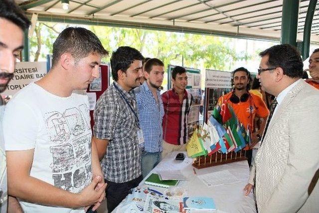 Akdeniz Üniversitesi Öğrenci Toplulukları Stand Açtı