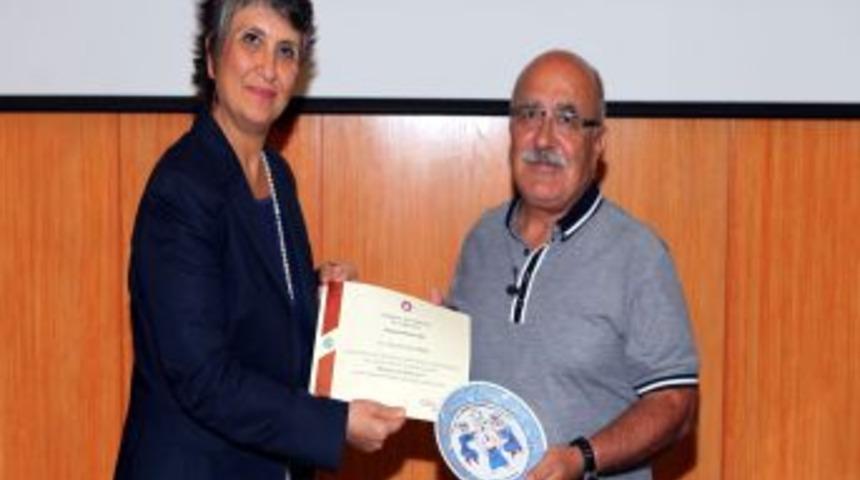 Prof. İnam: Bilmek Demek Hayatı Iyi Yaşamak Ve Iyi Insan Olmak Demektir